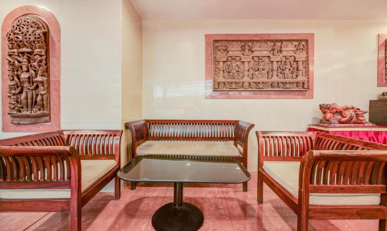 Hotel Kadamb Residency ムンバイ エクステリア 写真