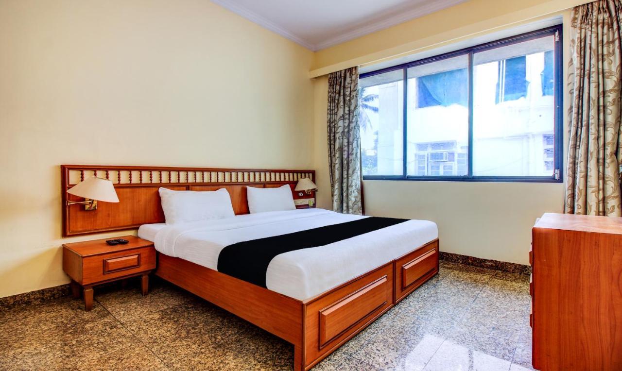 Hotel Kadamb Residency ムンバイ エクステリア 写真