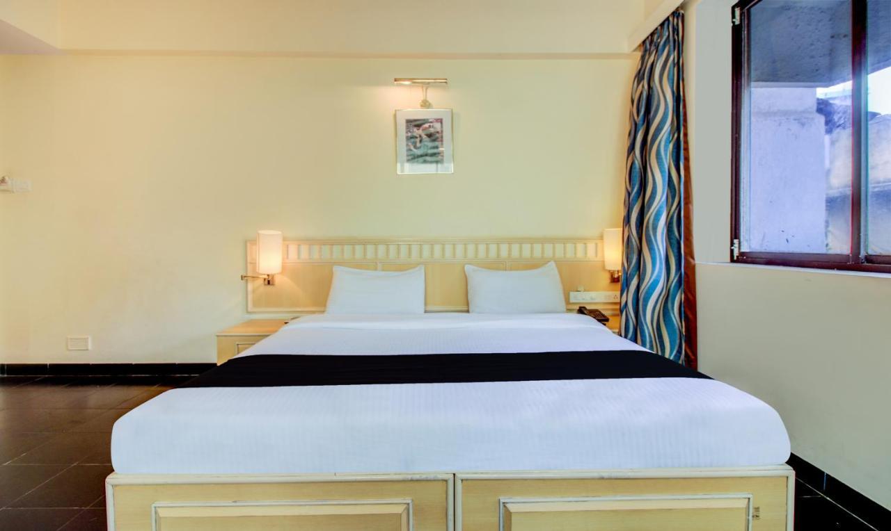 Hotel Kadamb Residency ムンバイ エクステリア 写真
