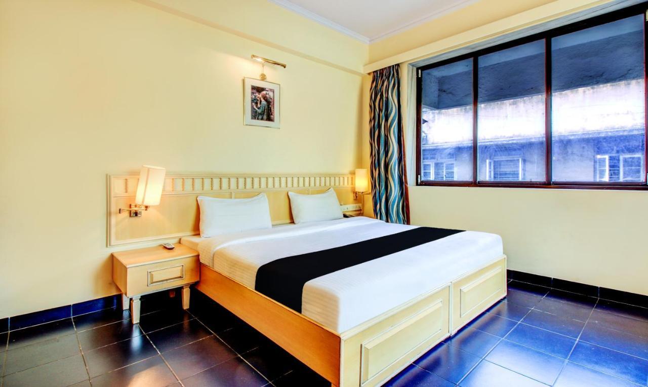 Hotel Kadamb Residency ムンバイ エクステリア 写真